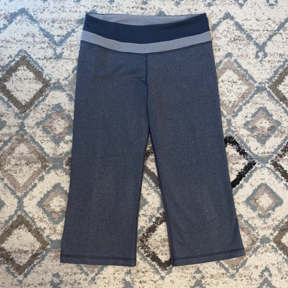 Lululemon cropped leggings sz 6 grey capris - Picture 2 of 6